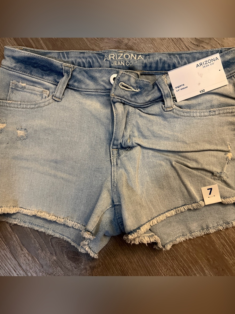NWT Shortie Shorts Distressed Denim Light Wash Juniors Size 7 2.5” Inseam #denim